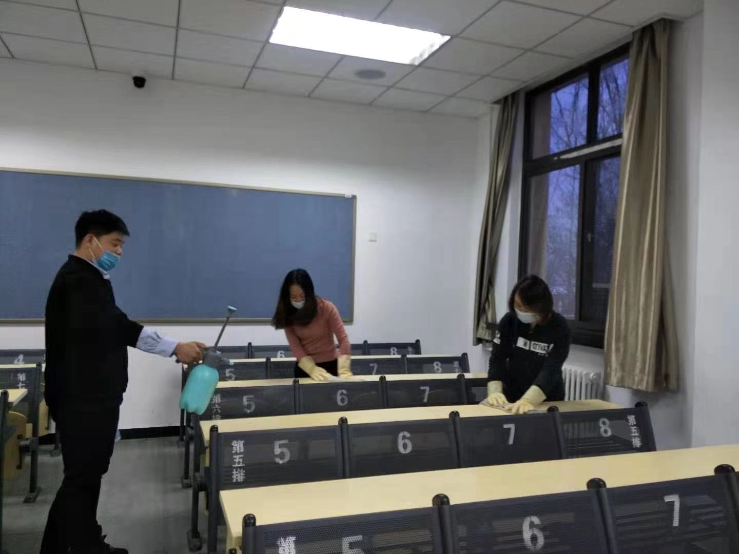 教育技术与资源管理中心全力保障中小学教师资格证考试1.jpg